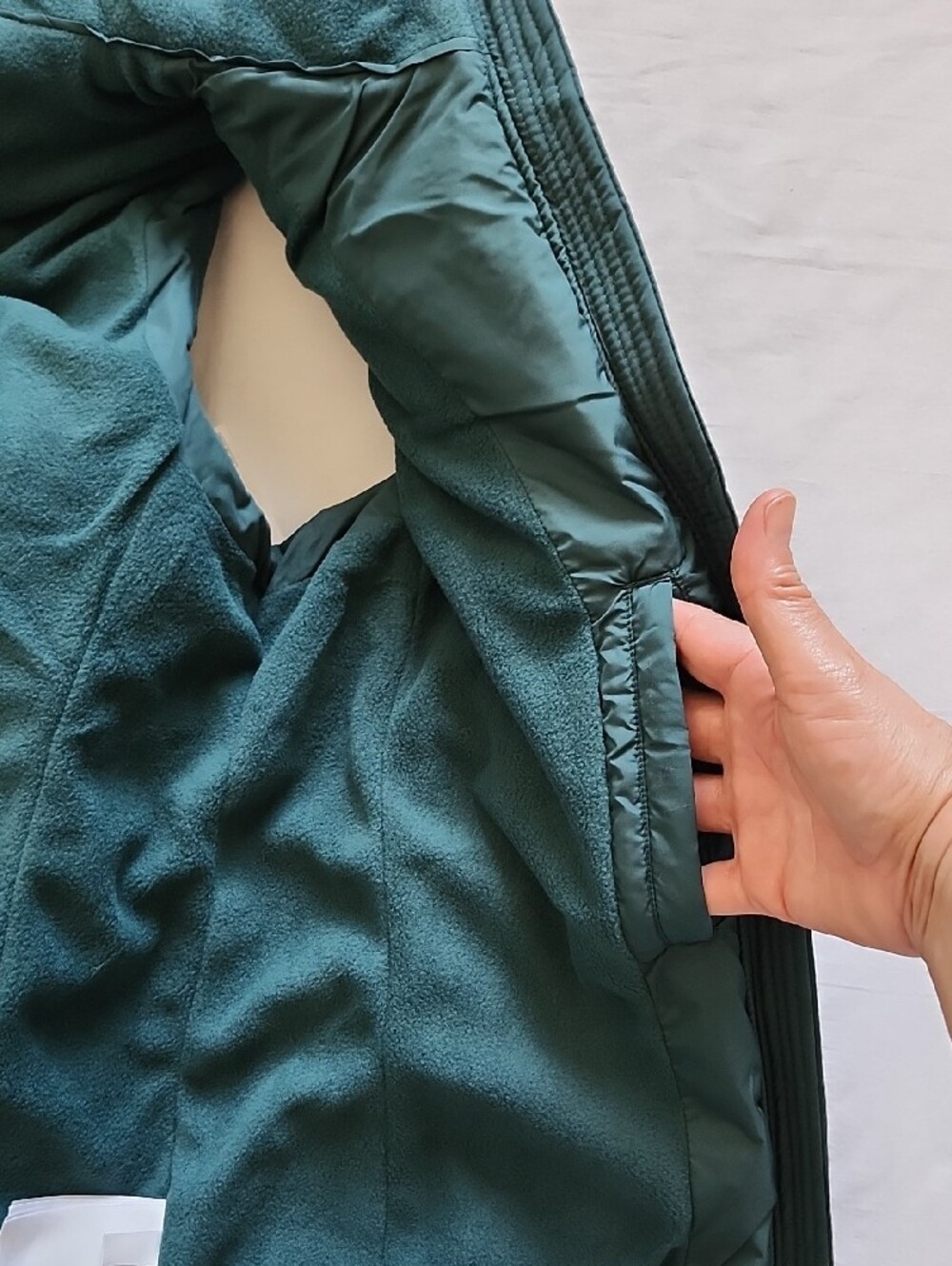 NWT Amazon Essentials Fleece Lined Puffer Vest Teal Green S - Picture 9 of 11